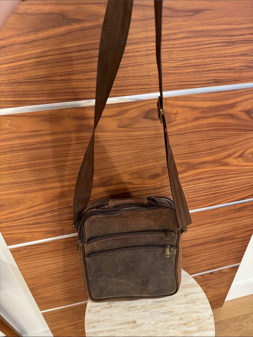 Brookstone Brown Leather Crossbody Messenger Bag - Unisex